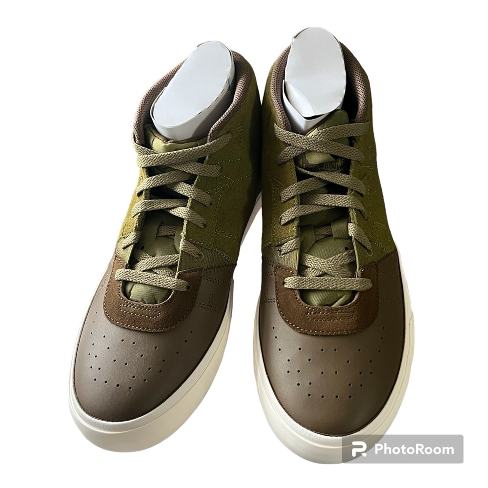 Jordan Series Mid Men’s Pilgrim Light Olive -White - Sail Size 8 - Picture 1 of 3